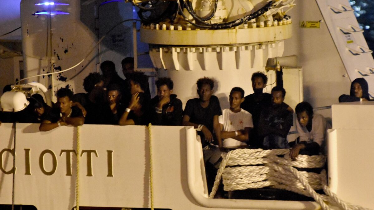 Unione addio: alla Diciotti ci pensa l’Albania