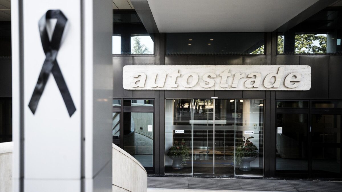 In un giorno Mediobanca raddoppia il conto per la revoca ad Autostrade
