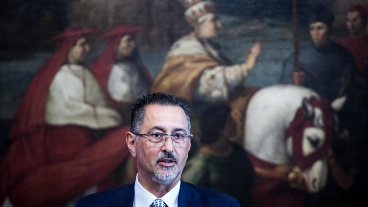 Nella «Riace lucana» una coop apre un centro d’accoglienza illegale
