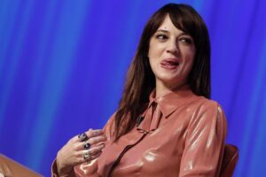 Weinstein vuole essere risarcito. Asia lascia le società di famiglia?