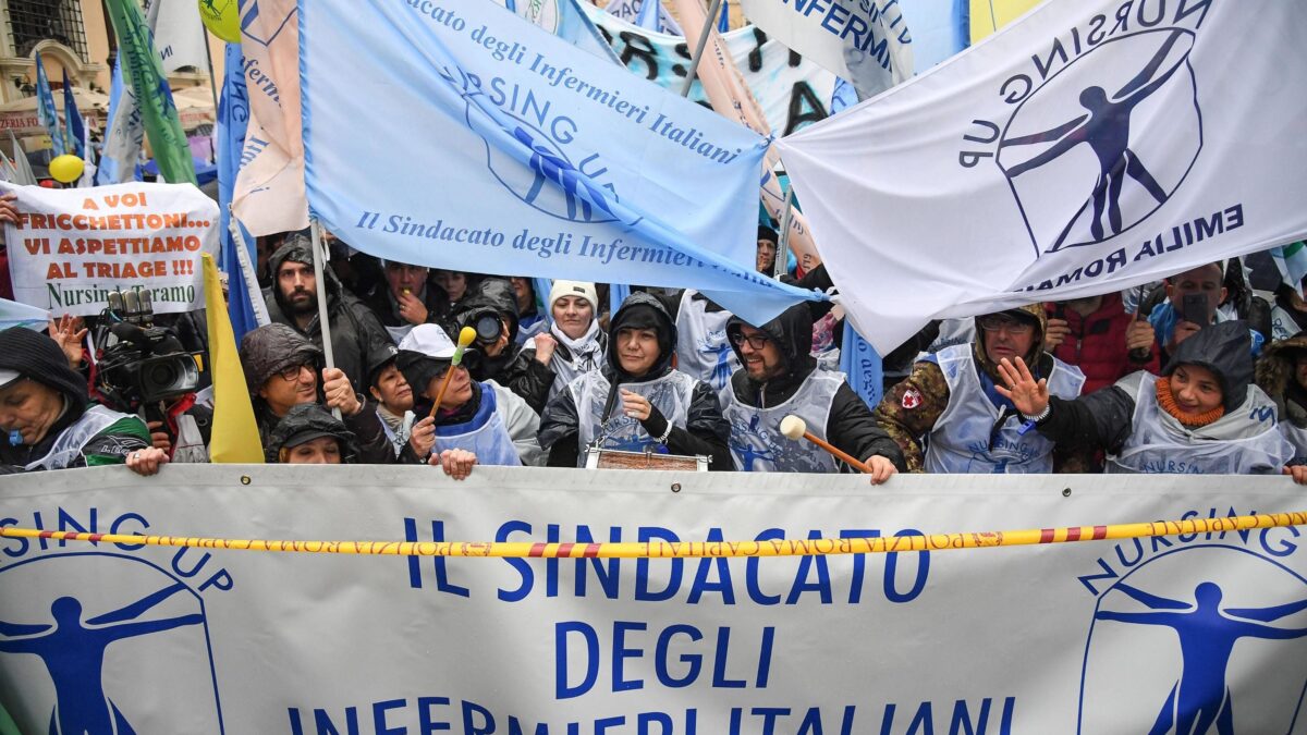 Straordinari obbligatori per gli infermieri