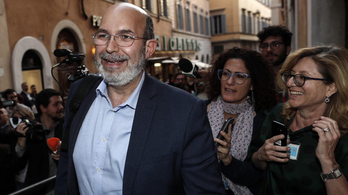 Minniti e Letta sponsor di Crimi per farne l’anti Salvini ai servizi