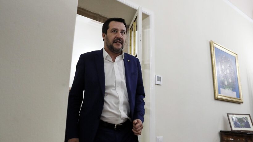 Salvini fa risorgere mamma e papà