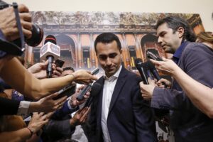 Ultima versione del contratto Lega-5 stelle. Scompare l’aliquota fissa per le società e ricompare la Tav