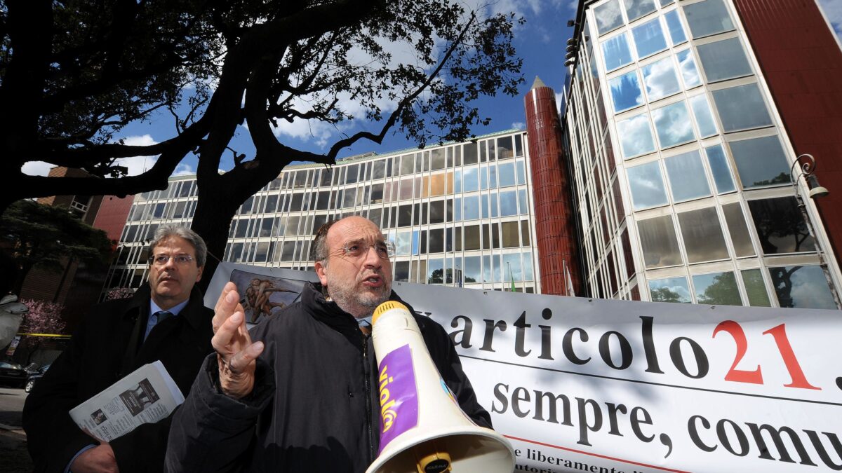 Bavaglio Agcom: ecco la vera puttanata sulla stampa