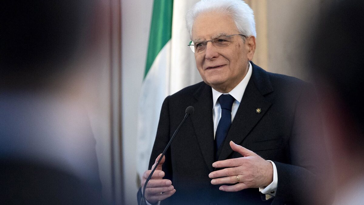 Chi chiese le dimissioni di Mattarella rischia fino a 20 anni di prigione