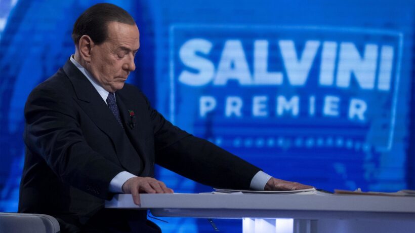 Il Cavaliere attacca: «Aria da dittatura». Salvini: «Detto da lui fa venire da ridere»