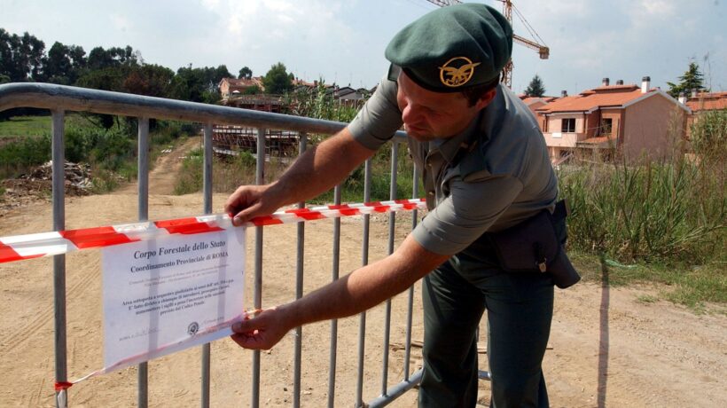 I soldi per demolire gli abusi ci sono però nessun sindaco li ha mai chiesti