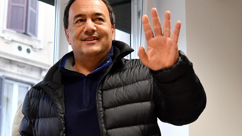 Il numero due di Lucano seppellisce Riace: «I migranti ci picchiano, stop all’accoglienza»