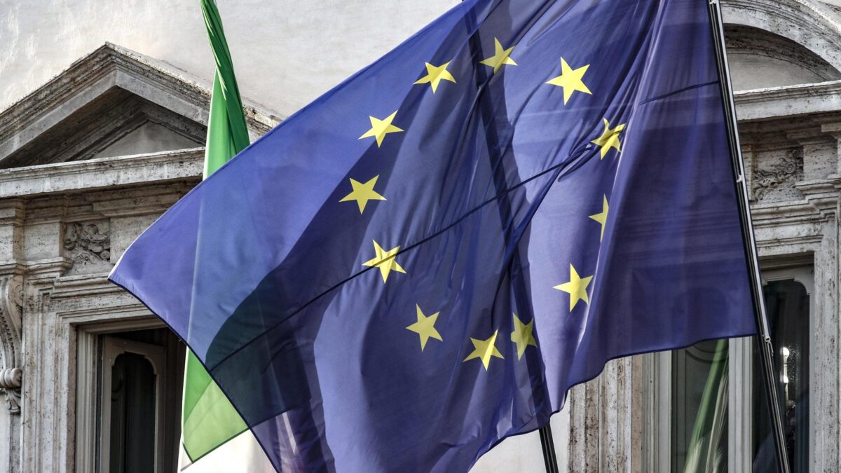 Il manuale che spiega agli insegnanti come creare i «bambini europei»