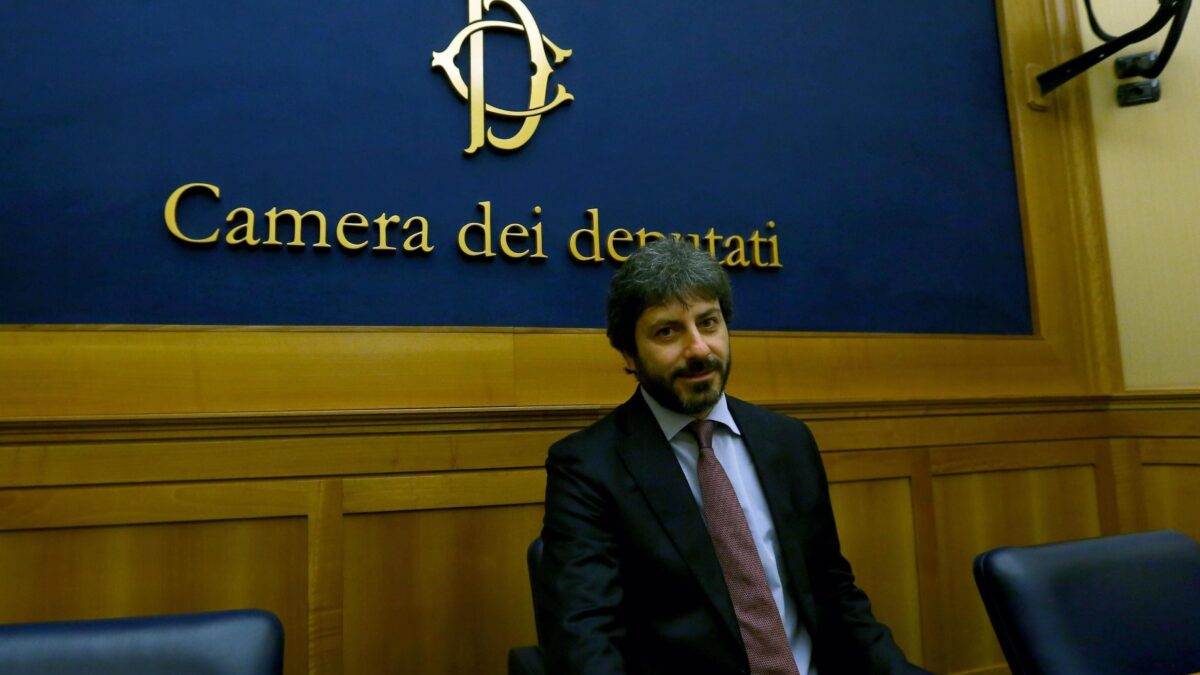 I grillini scoprono la fronda di Fico. A farne le spese è il decreto Dignità