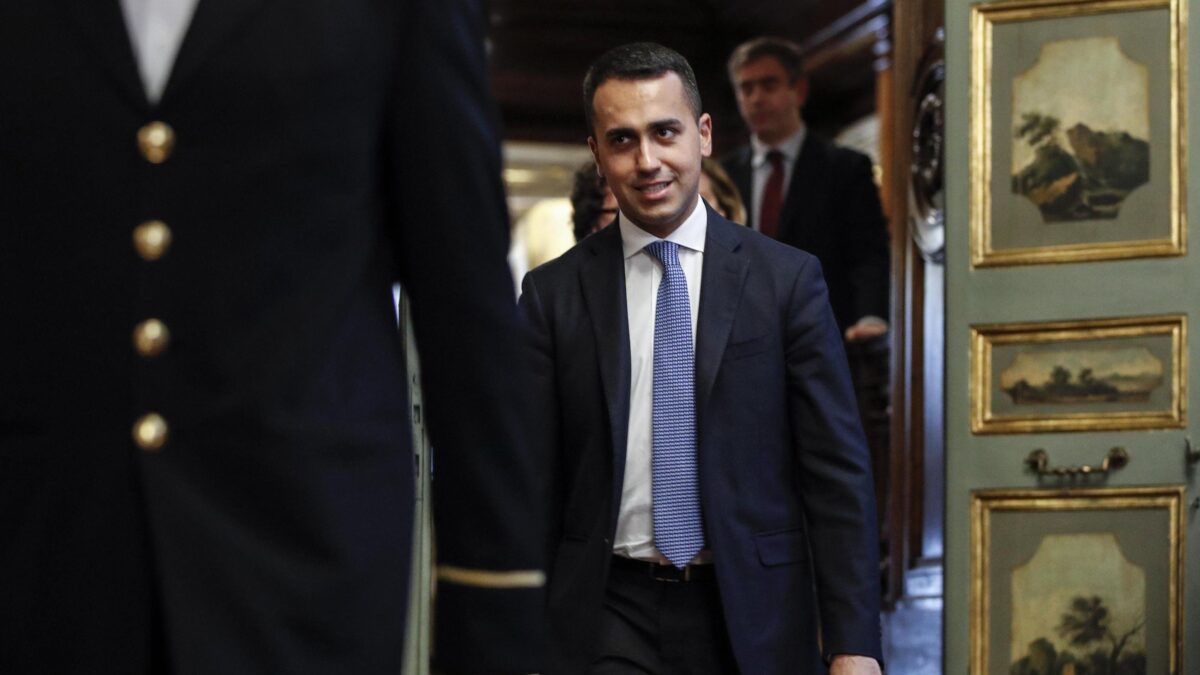 Giravolta a 5 stelle. Più vicino il governo con il centrodestra