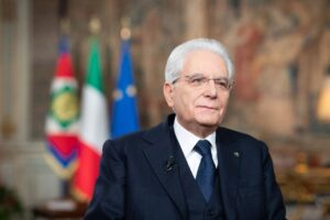 Mattarella esautora il Parlamento per coprire gli altarini dietro ai crac