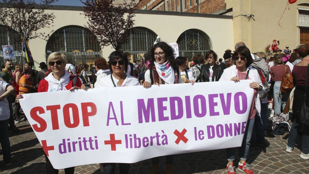 Mettono il bavaglio su vita e famiglia