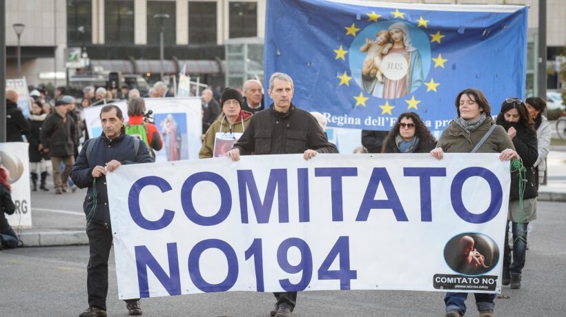 Pd e 5 stelle uniti per chiedere più aborti