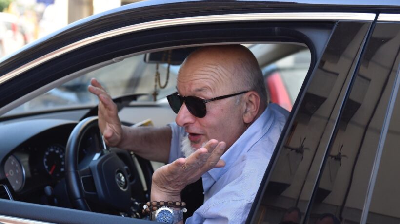 Pagamenti in contanti da babbo Renzi. Soldi scambiati perfino a un funerale