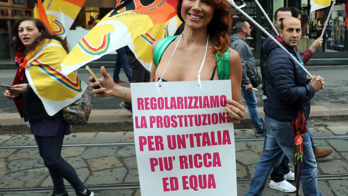 La mutua passa il cambio di sesso perché la cultura trans ha già vinto