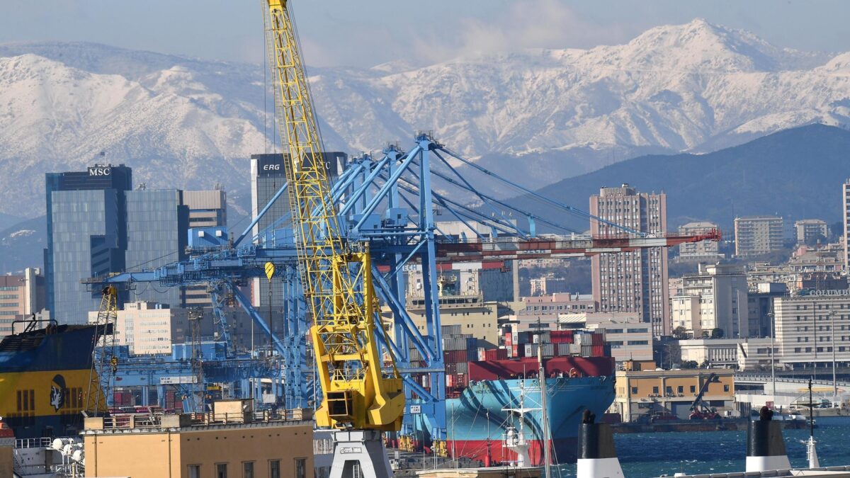 Porto di Genova alla Cina grazie alla sinistra