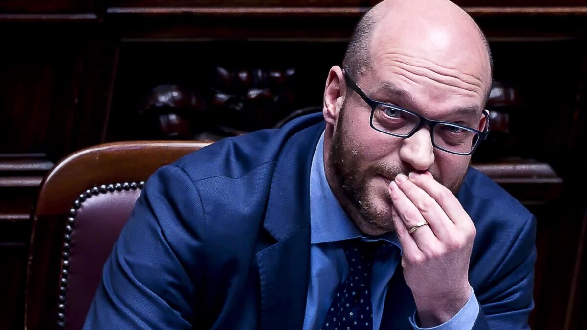 Fontana conferma il patrocinio a Verona. Panico tra i filo gay