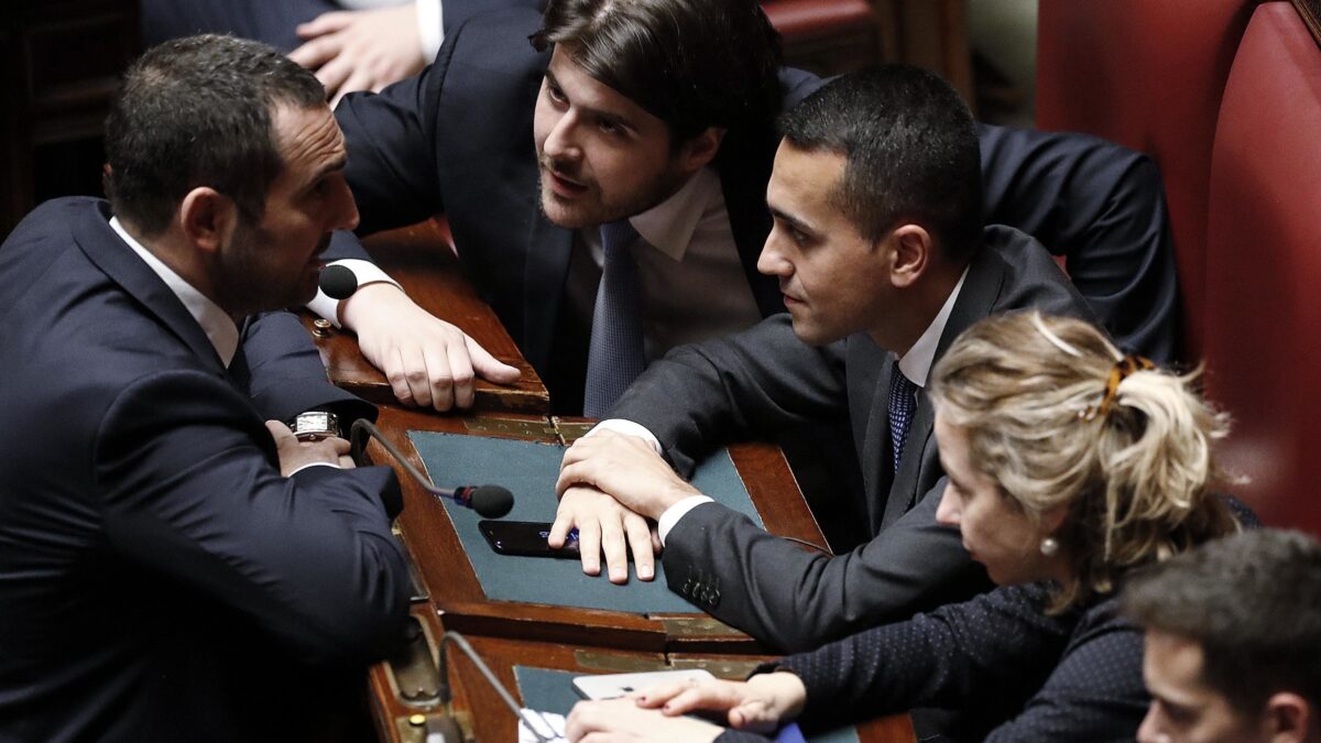 I nemici della famiglia arruolano anche i 5 stelle