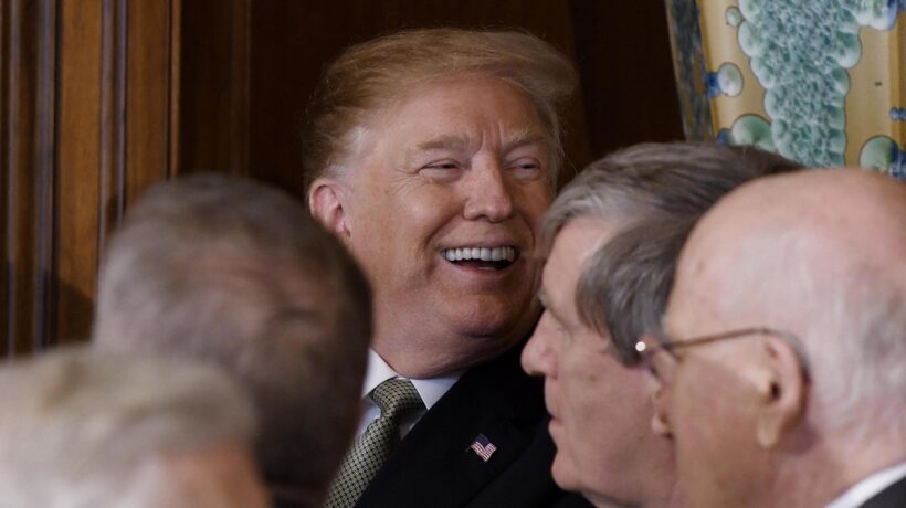 Dem e metà repubblicani fanno saltare lo stato di emergenza sul muro. Pur di dare addosso a Trump