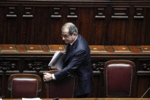 Moody’s rinvia il voto sull’Italia. Fra 20 giorni si aspetta il Def