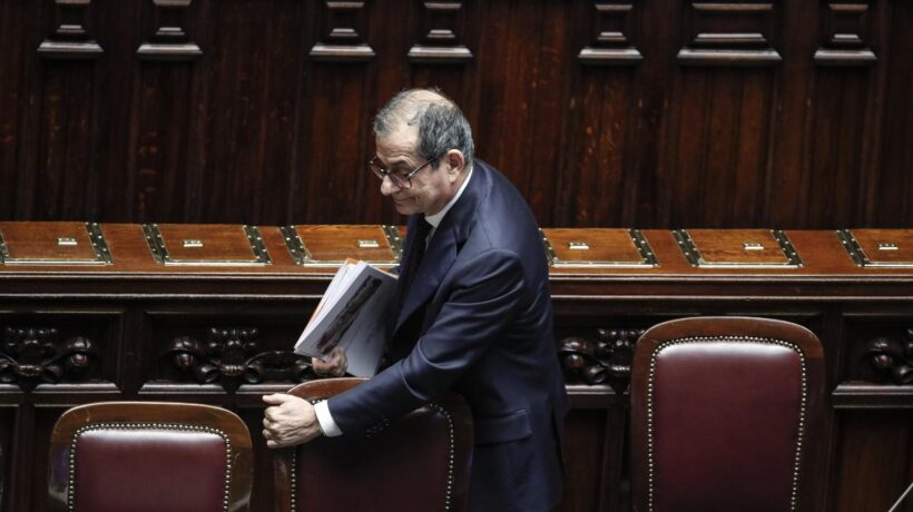 Moody’s rinvia il voto sull’Italia. Fra 20 giorni si aspetta il Def
