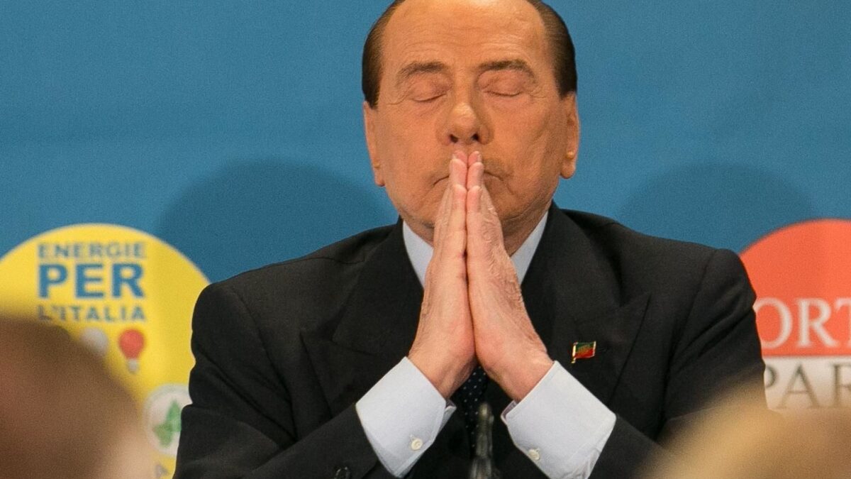 Berlusconi respinge le accuse: «Non l’ho mai vista né conosciuta»