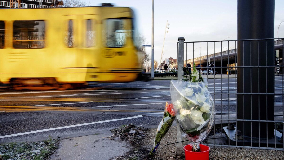 Turco sale in tram e spara ai passeggeri. Ipotesi terrorismo