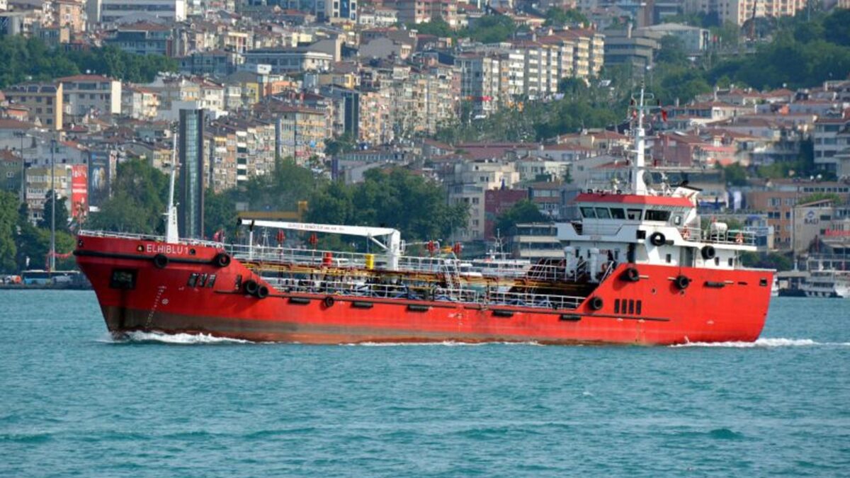 Migranti dirottano una navema i giudici indagano Salvini