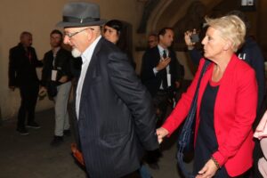 È fallita la coop regina dei Renzi. Per i pm la guidava babbo Tiziano