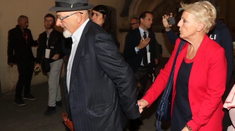 È fallita la coop regina dei Renzi. Per i pm la guidava babbo Tiziano