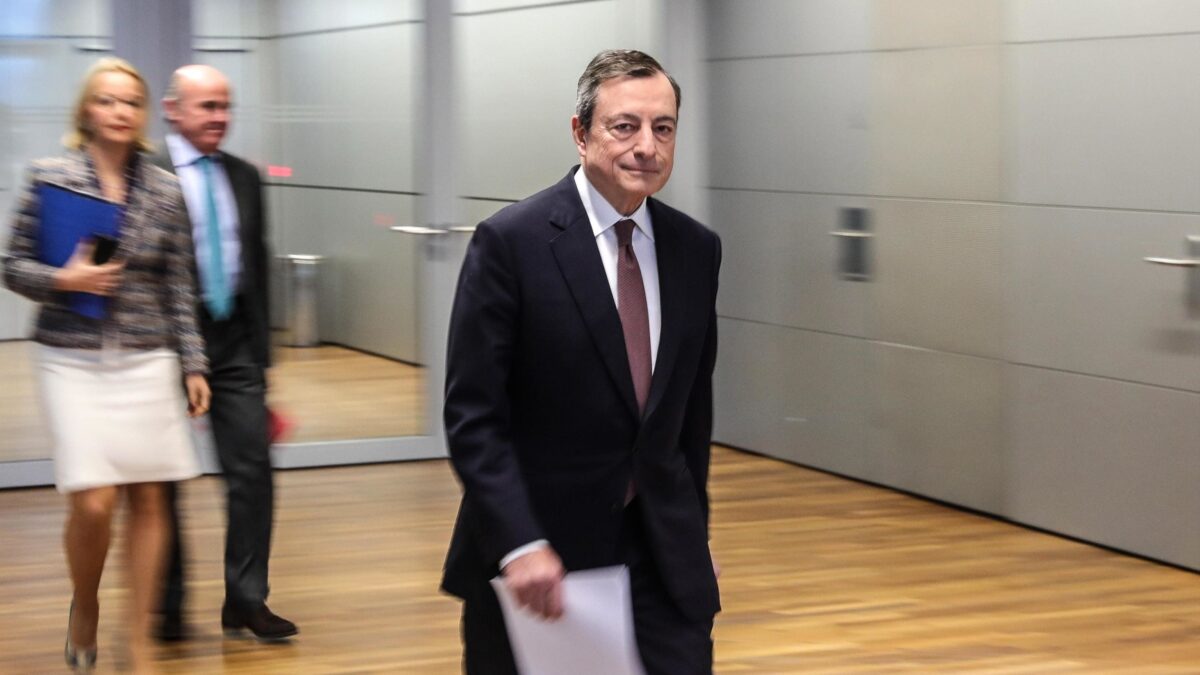 Draghi aiuta la Lega: «L’oro è vostro ma lo gestisco io»