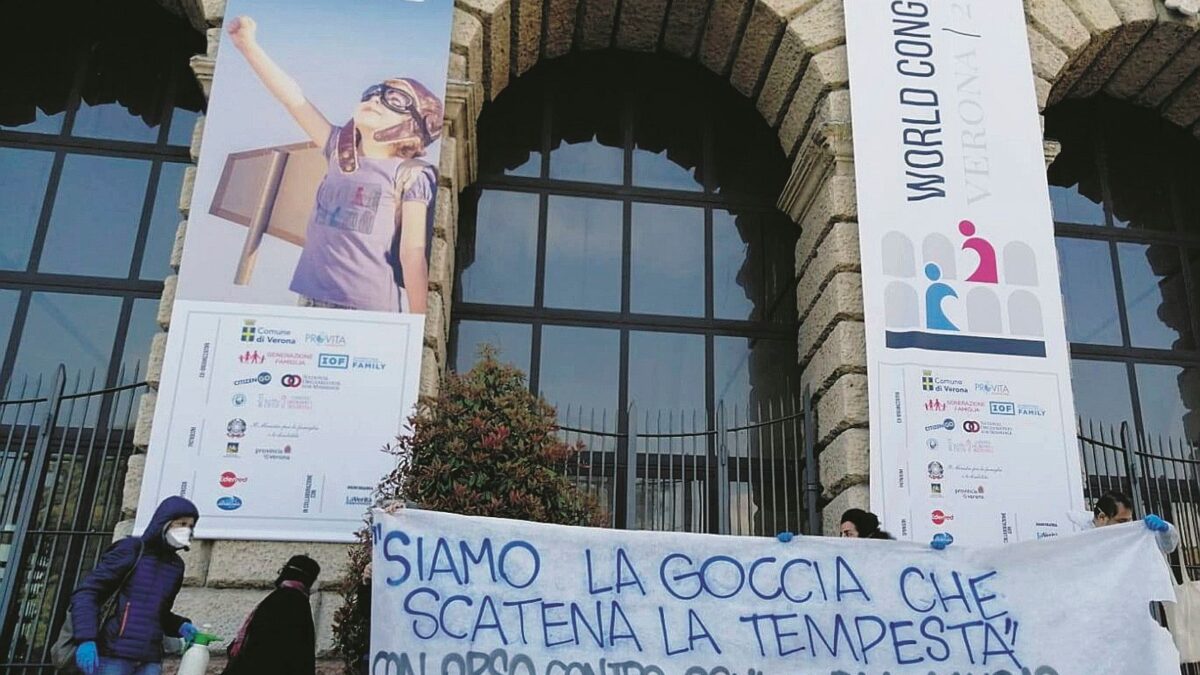 Contro la famiglia si è scatenato il festival dell’odio