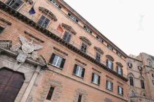 Se sbagli ti premio. La cuccagna dei dirigenti statali. Aumenti a pioggia per fannulloni e assenteisti