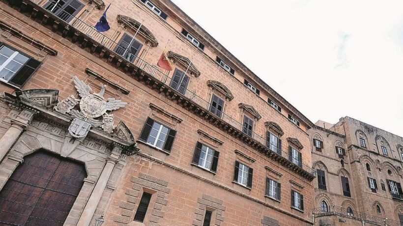 Se sbagli ti premio. La cuccagna dei dirigenti statali. Aumenti a pioggia per fannulloni e assenteisti