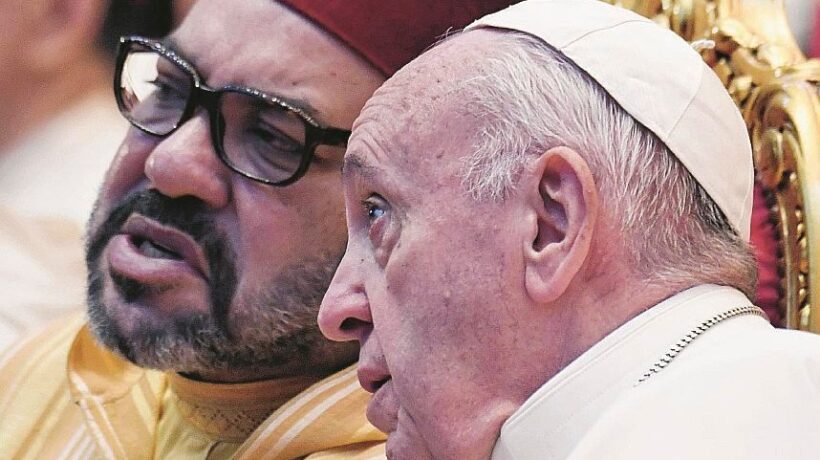 Il Pontefice tiepido con le famiglie. Però incontrerà gli attivisti Lgbt