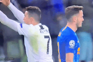 Ronaldo fa impallidire il goleador da divano