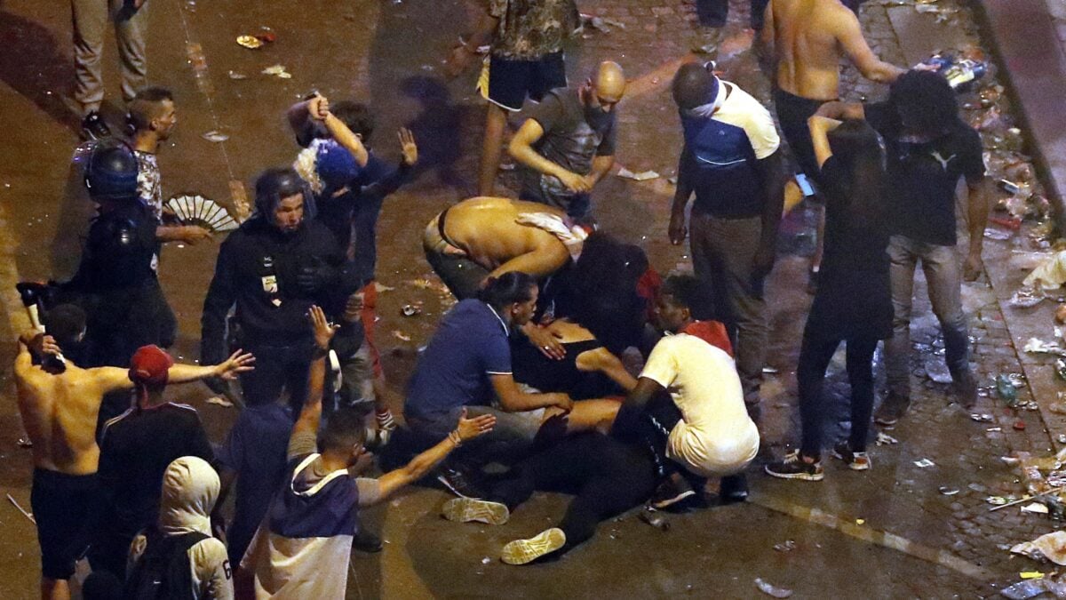 Macché Francia «aperta»: la festa multiculturale finisce con spari e feriti