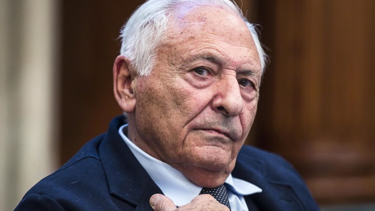 Mogol: «Che pena chi fa il coro contro il governo»