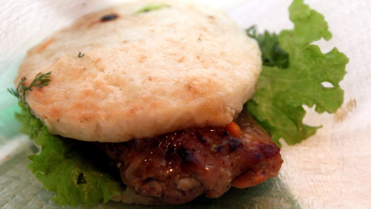 Apre il fast food con la carne di staminali