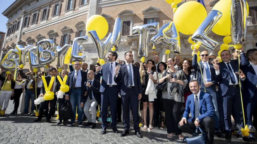 Vitalizi aboliti, la giusta fine di una vergogna