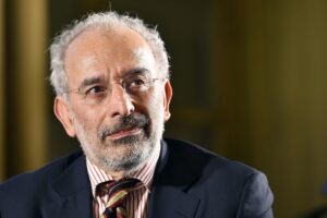Maglietta rossa la trionferà: se questa è sinistra…