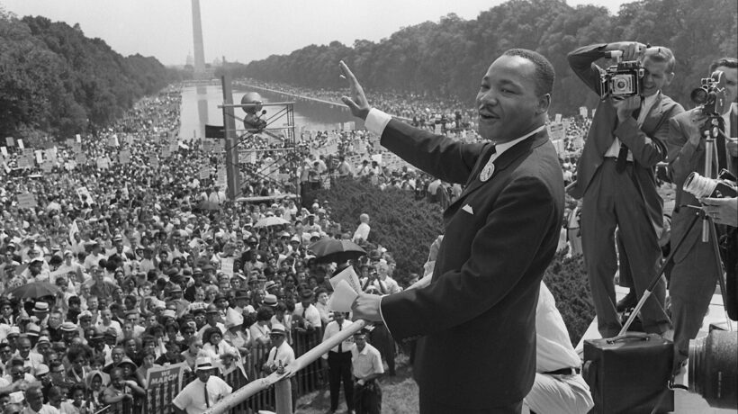 Martin Luther King arruolato tra partigiani, migranti e ultrà europei