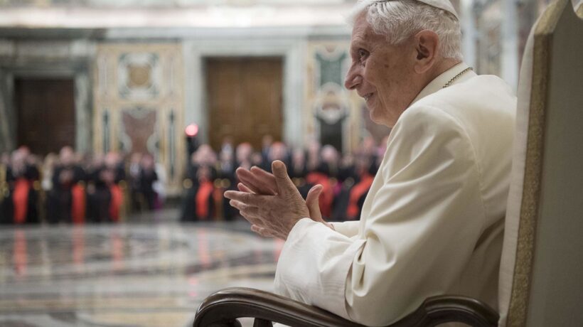 Ratzinger non perdona: via Viganò. Fatali le due censure a Benedetto