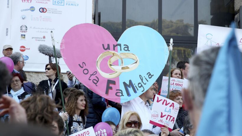 La famiglia non esiste se non si fanno bambini