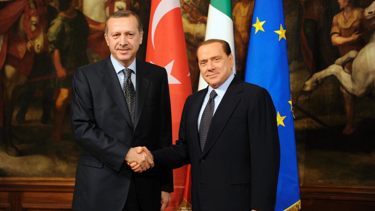 L’Italia si schiera con l’Armenia. Fi con la Turchia