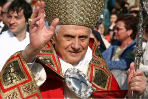 Su abusi e ’68  ha ragione Ratzinger. Ecco i numeri