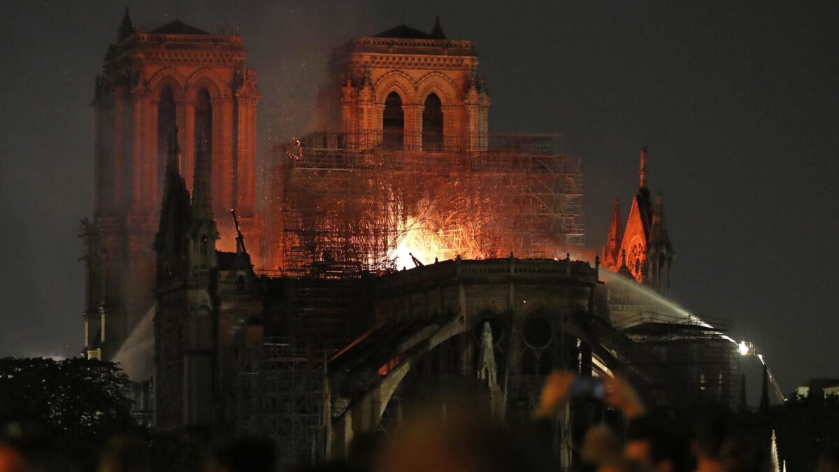 Il primo allarme antincendio è scattato inutilmente. Si indaga per rogo colposo