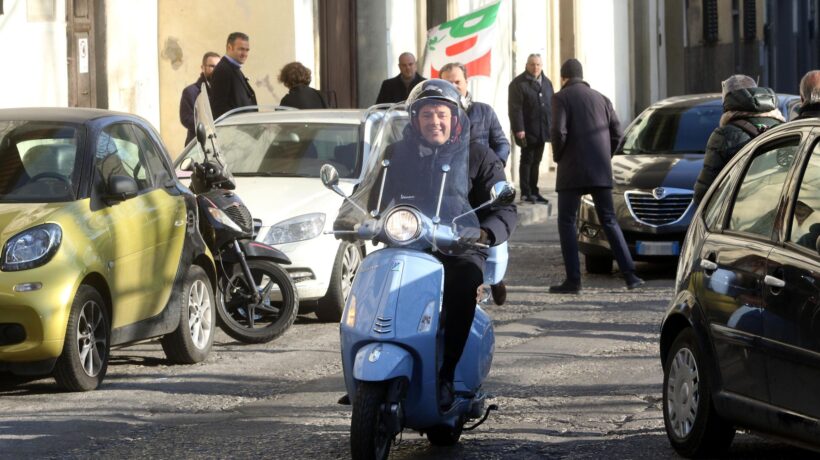 Paghiamo Renzi e lui gira il mondo (e fa soldi)